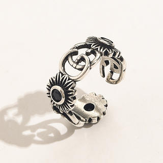 Ring 702