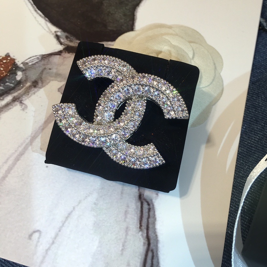 Brooch 91