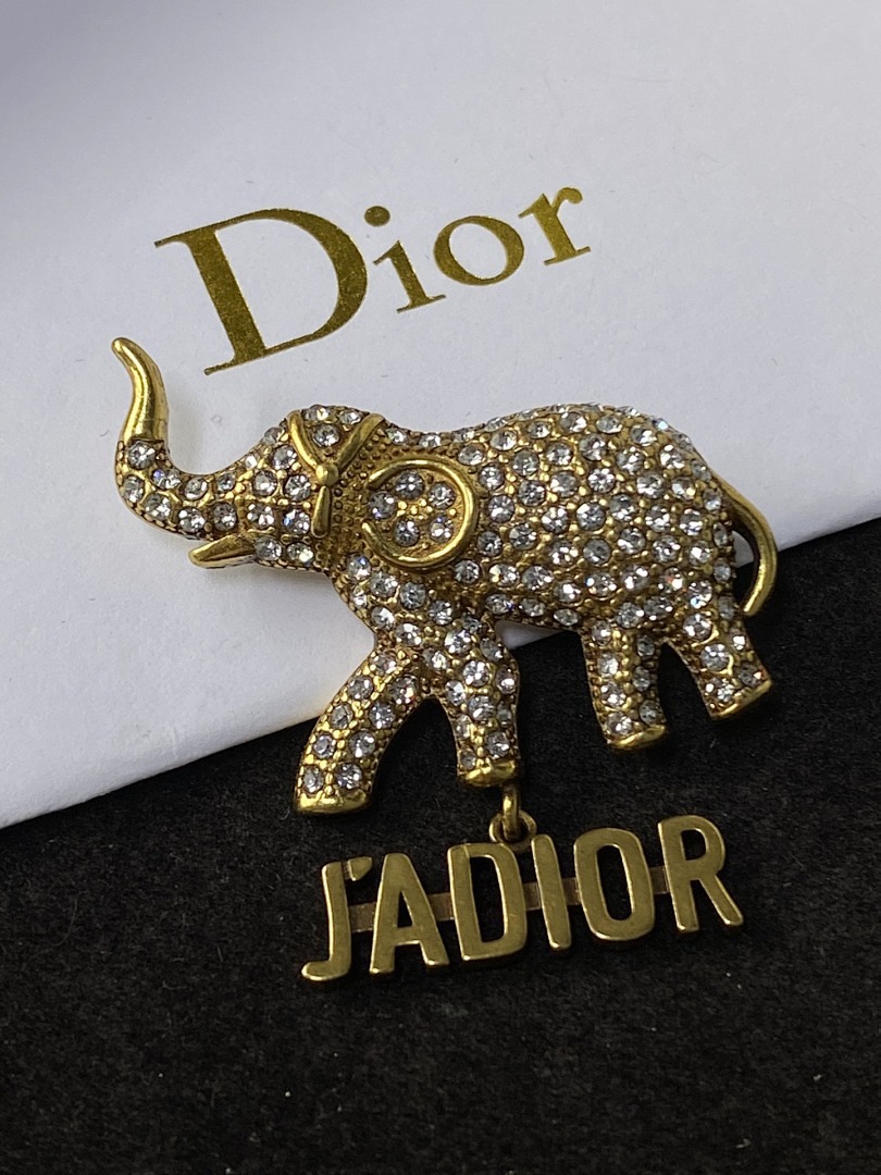 Brooch 133