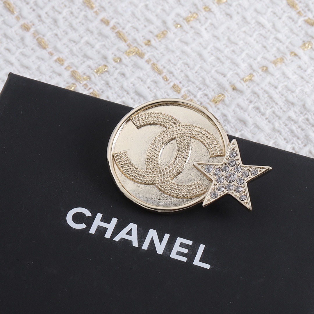 Brooch 149