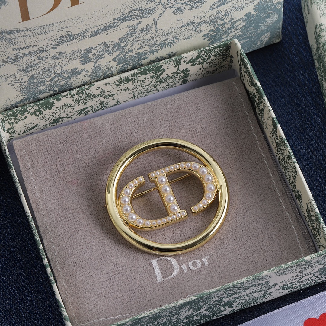 Brooch 160