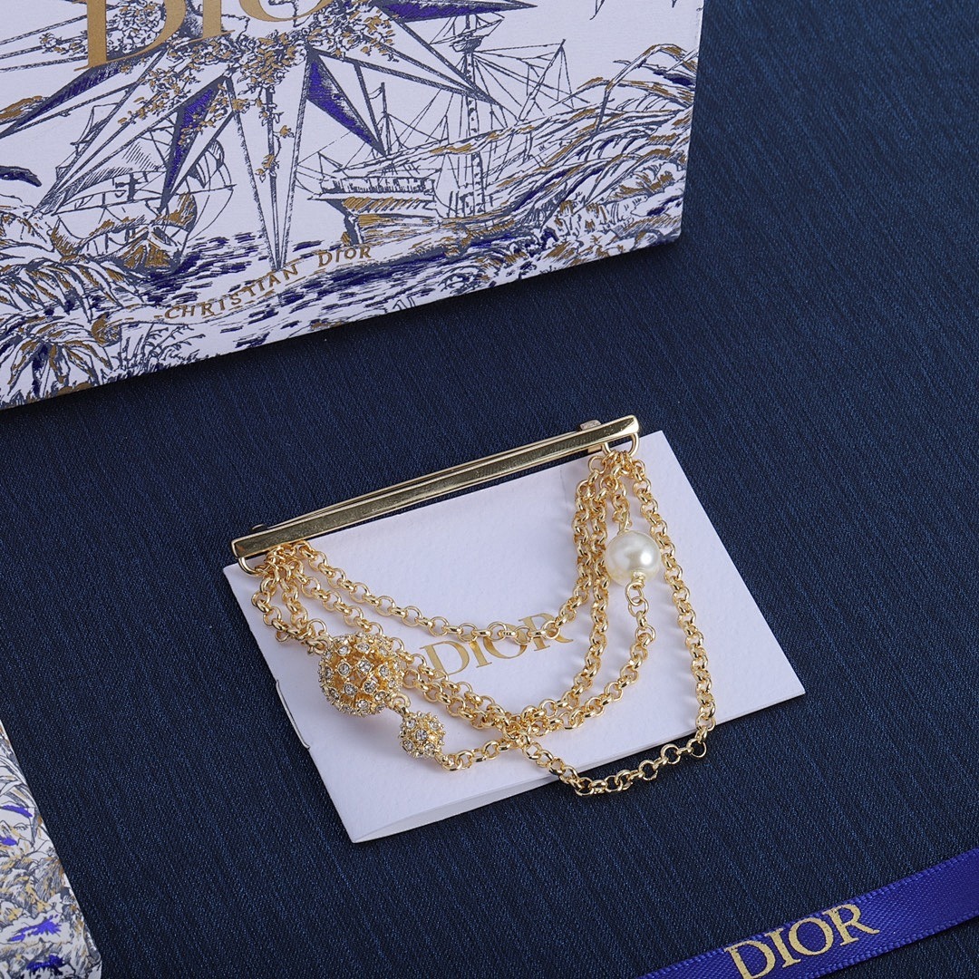 Brooch 172