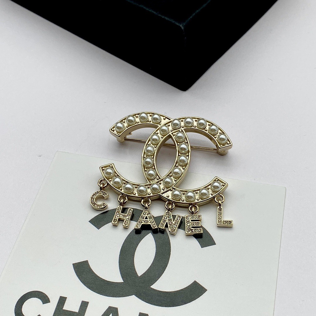 Brooch 203