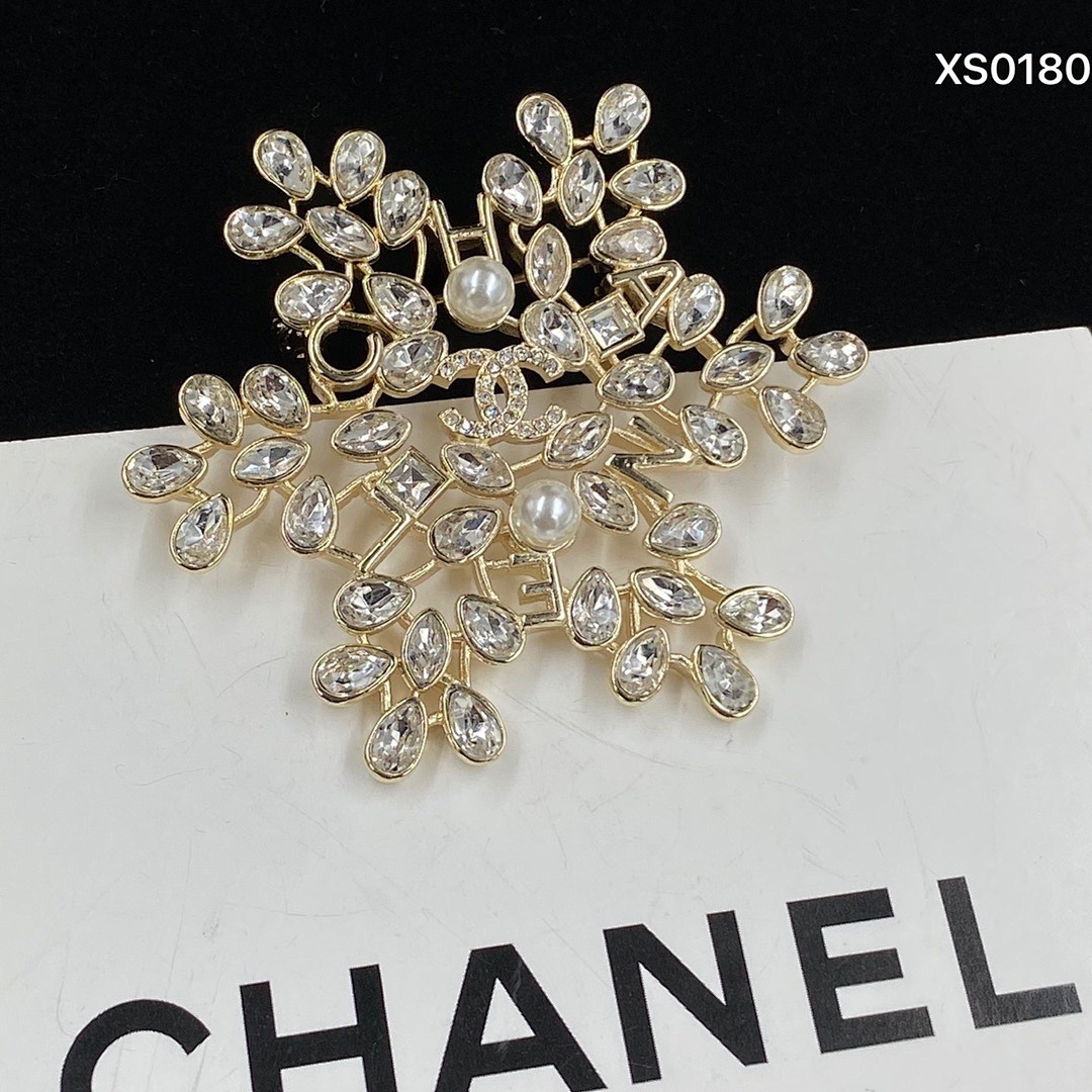 Brooch 228
