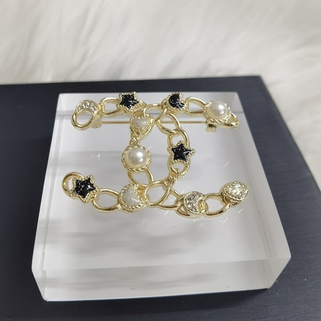 Brooch 293