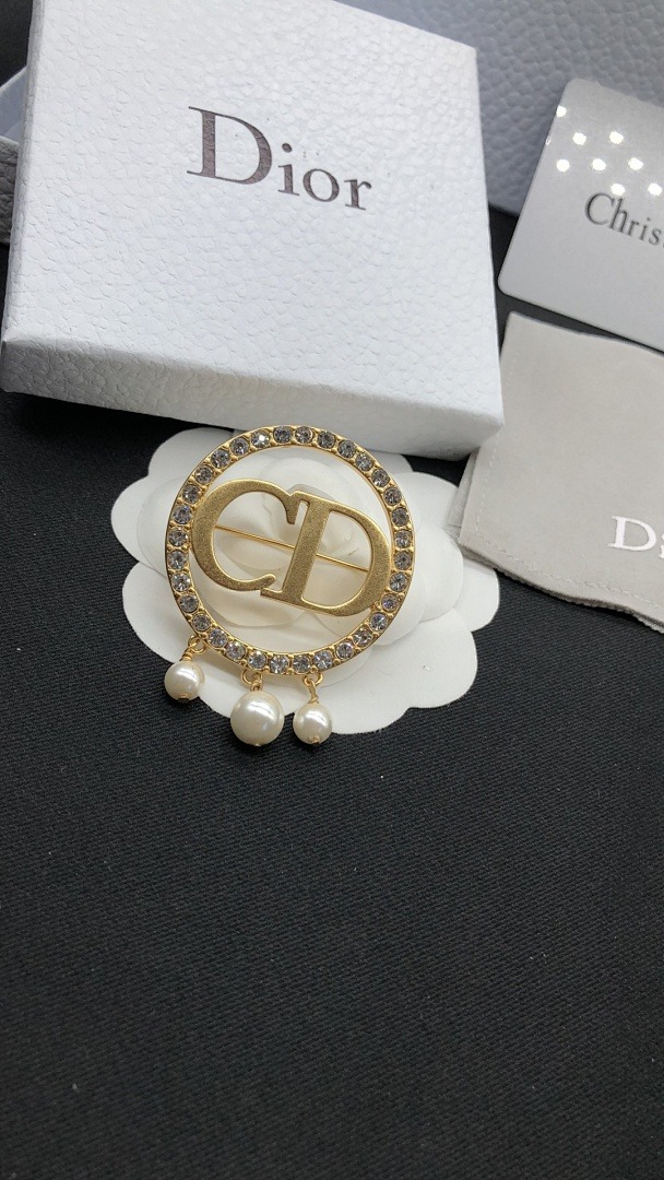 Brooch 343
