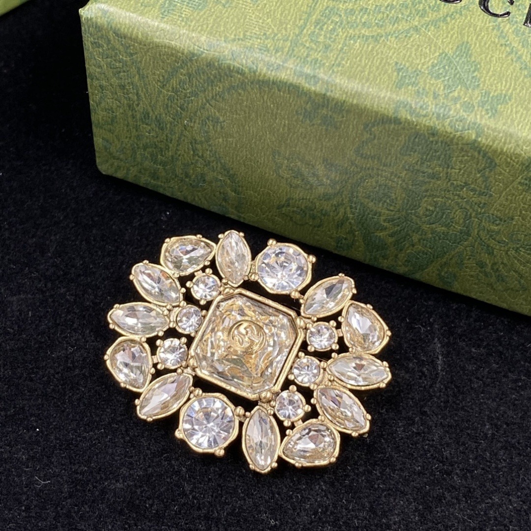 Brooch 354