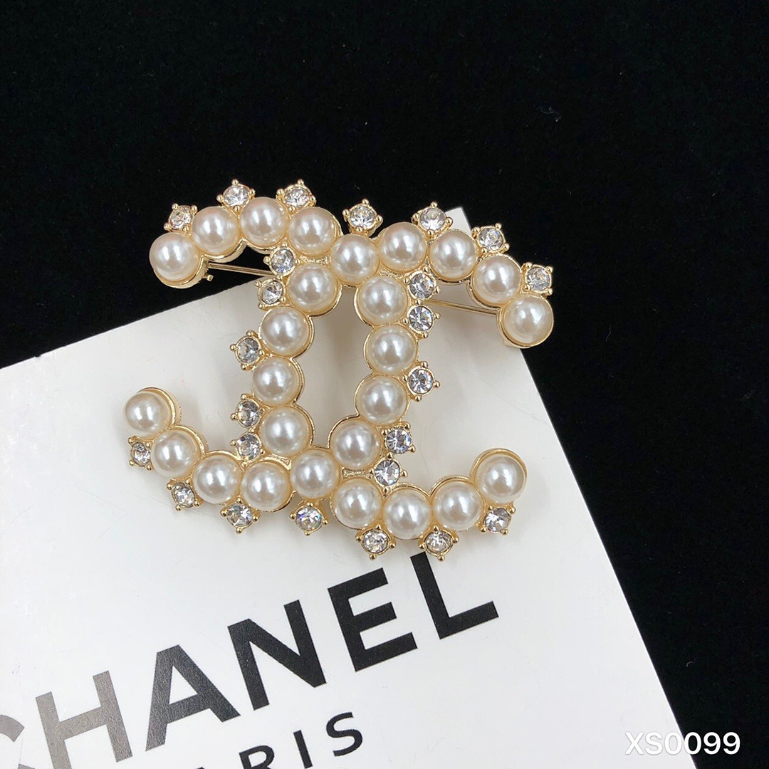 Brooch 388