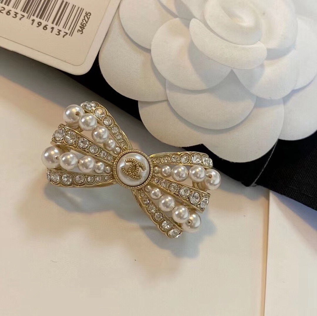 Brooch 415