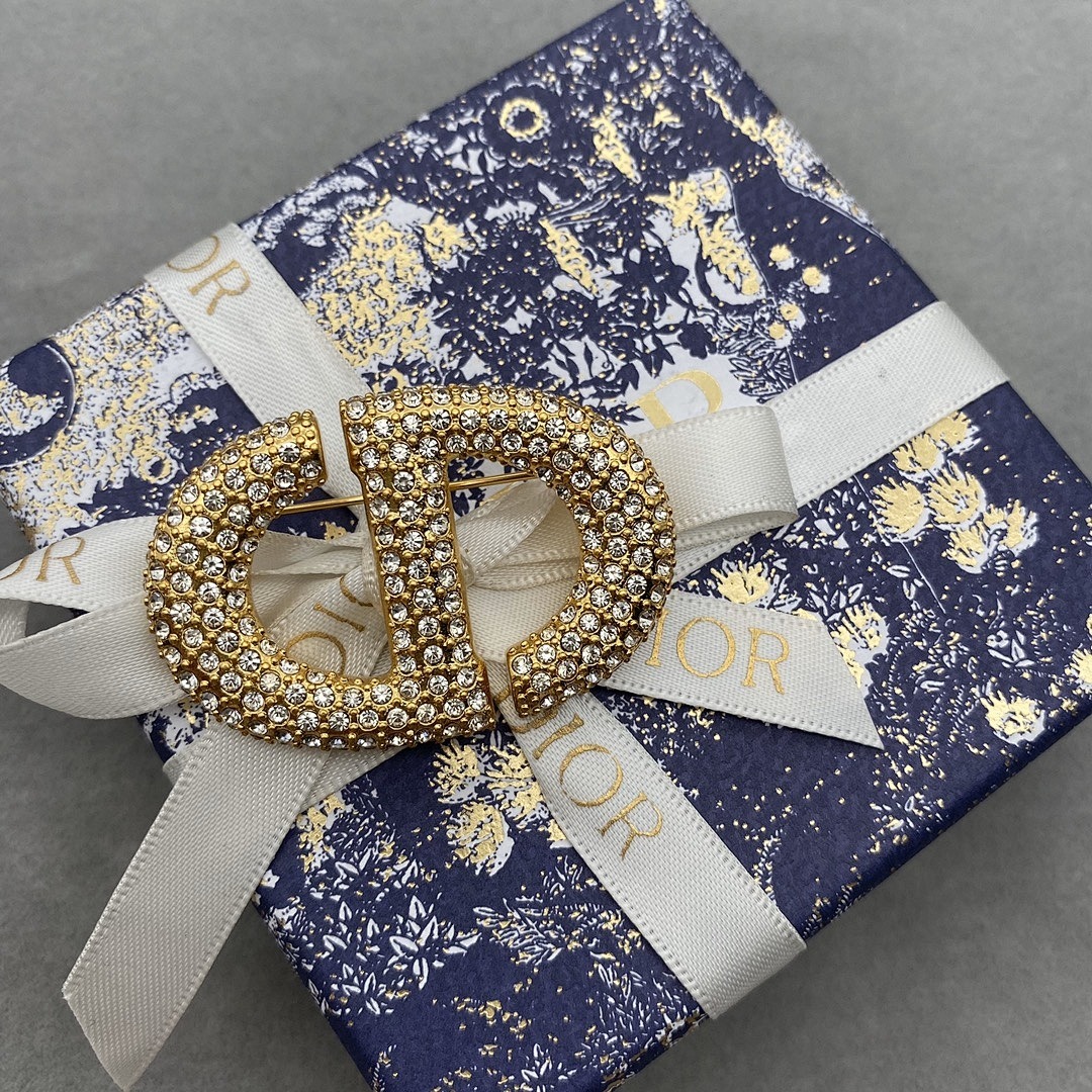 Brooch 444