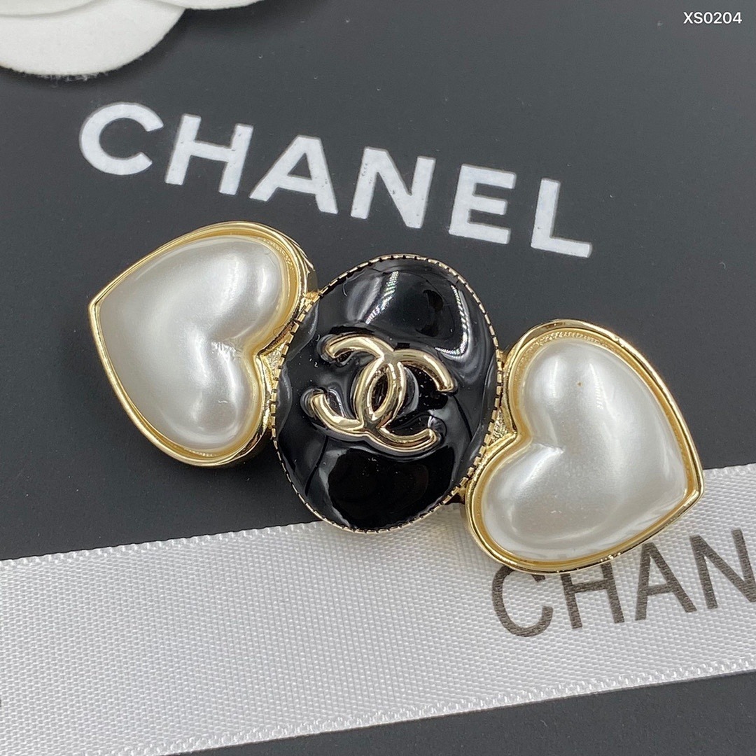 Brooch 448