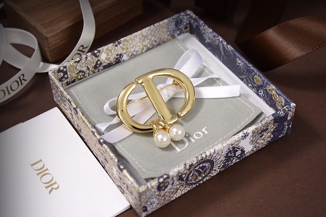 Brooch 454
