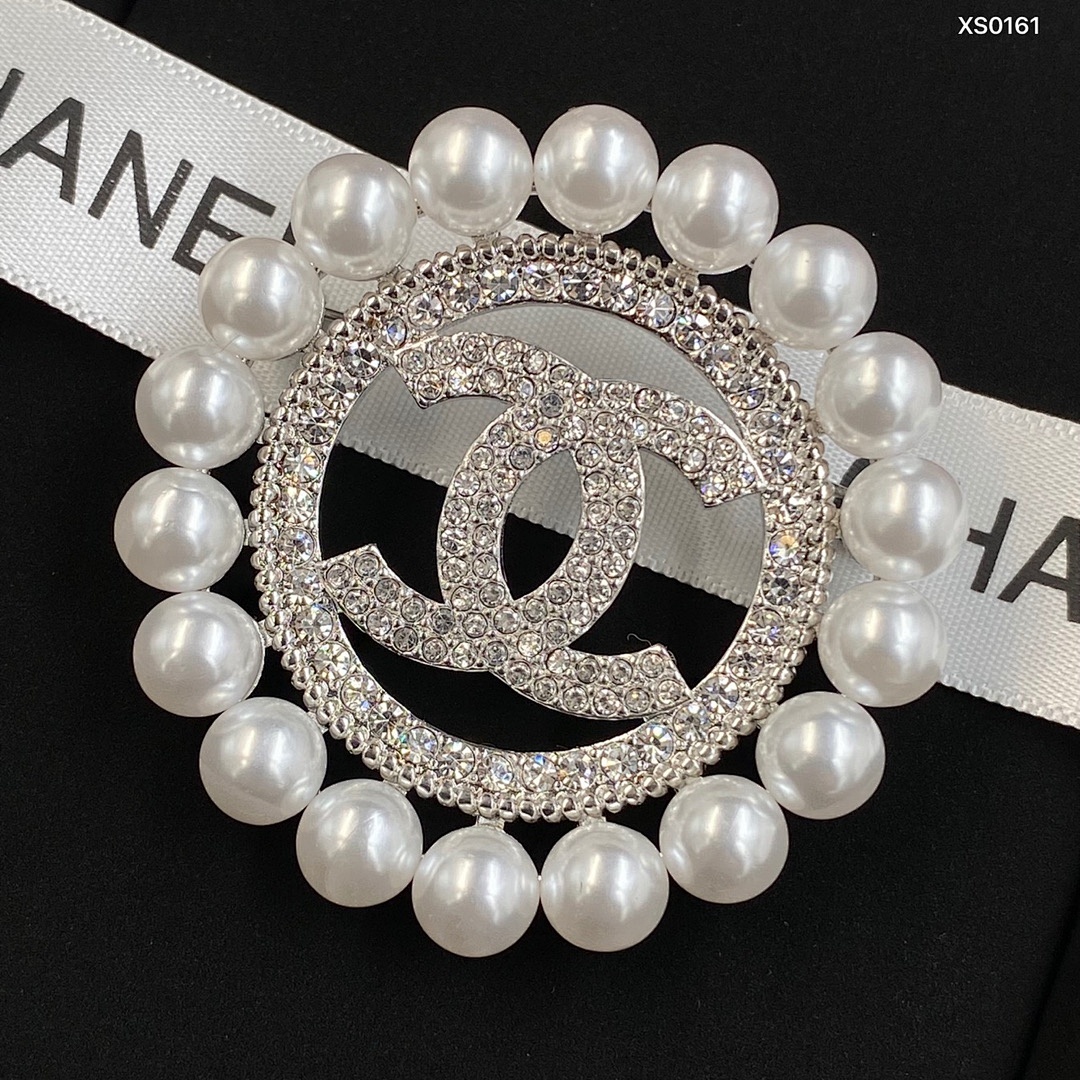 Brooch 462
