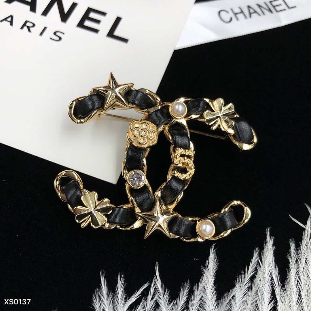 Brooch 463