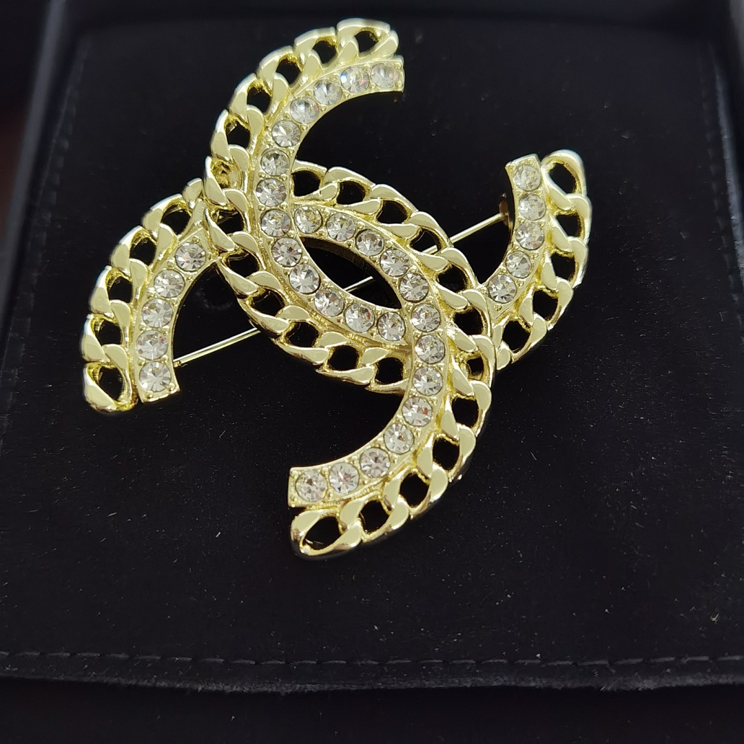Brooch 466