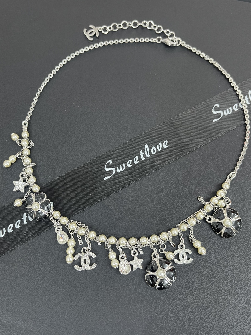 Classic Pearl Choker