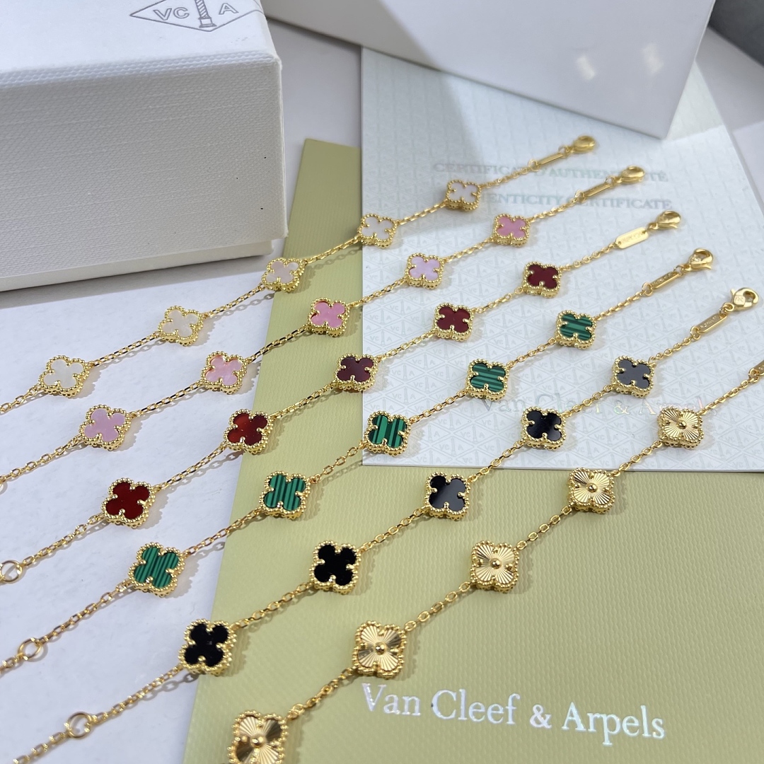 VCA Bracelet 8