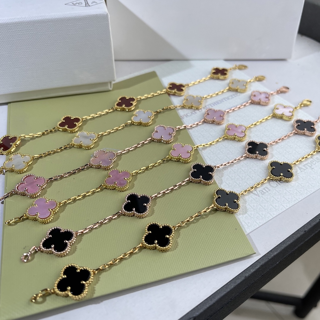 VCA Bracelet 9