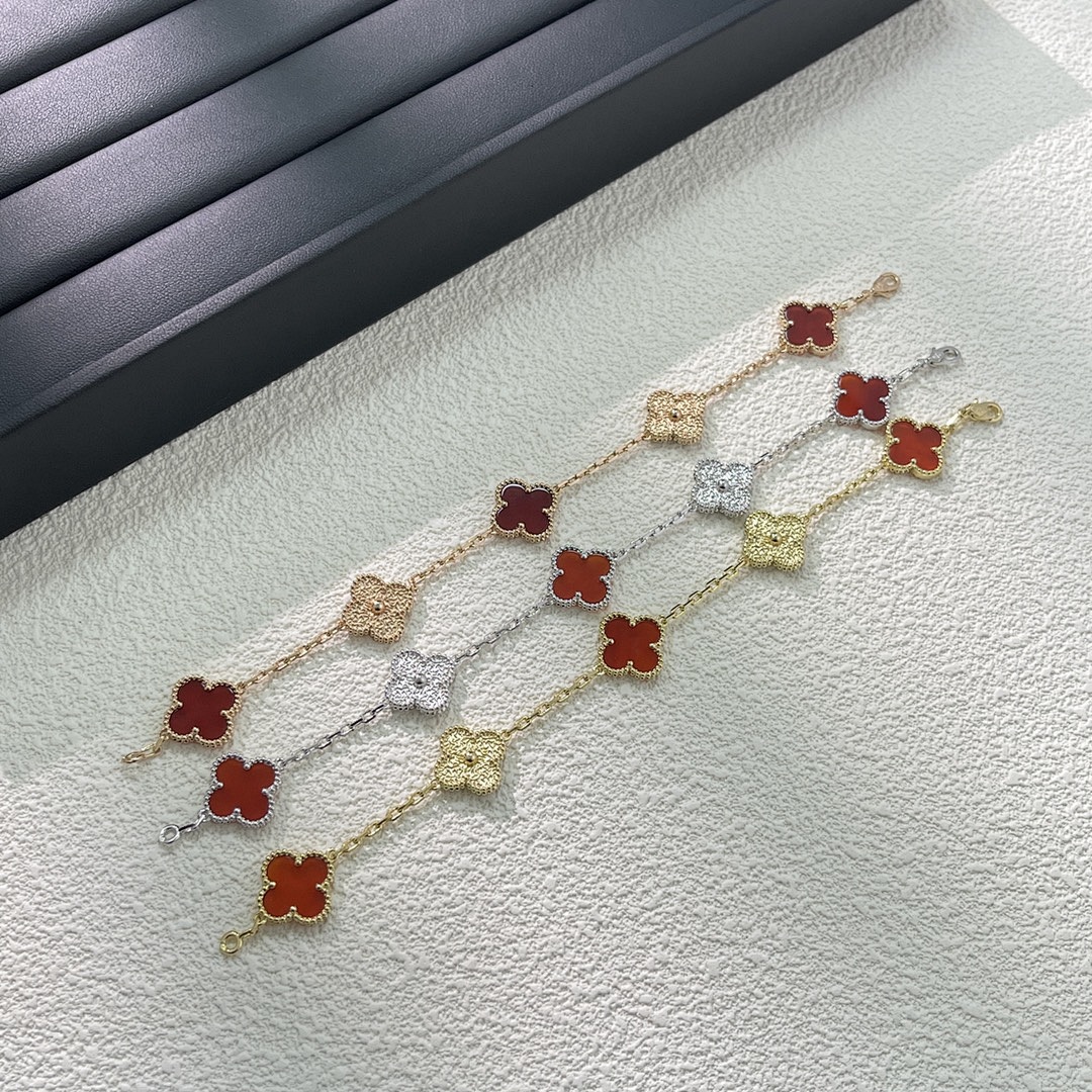 VCA Bracelet 60
