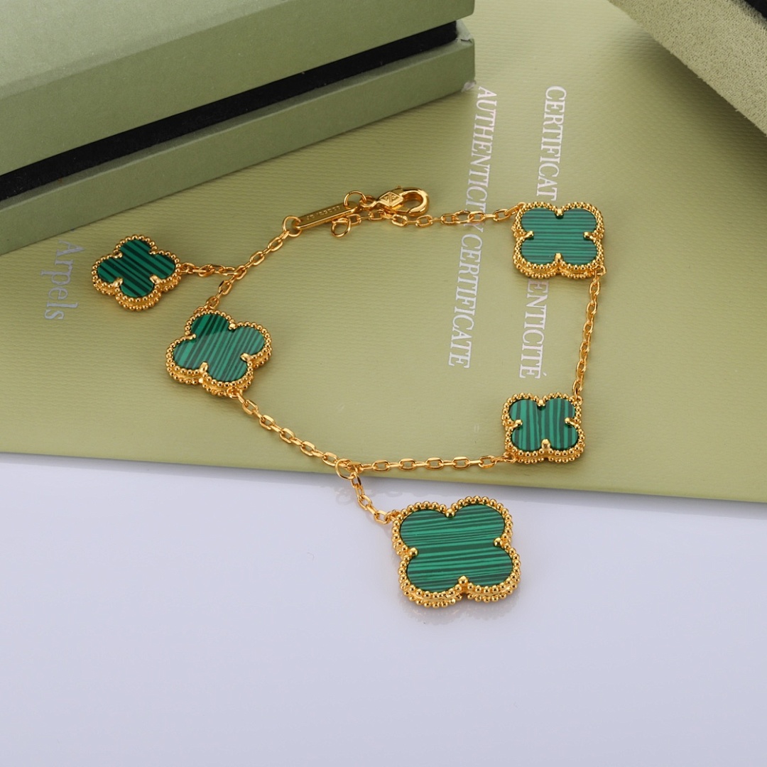 VCA Bracelet 92